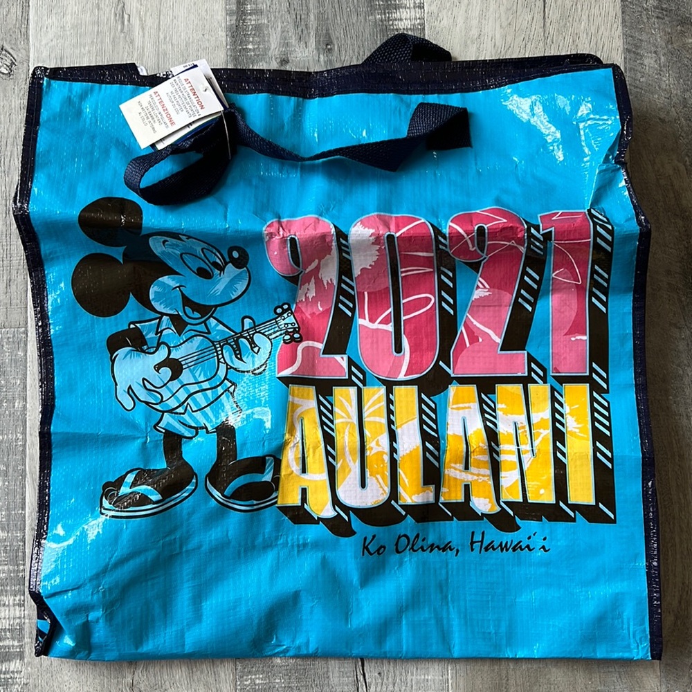 Disney 2021 Aulani Tote Bag (LARGE) with zipper